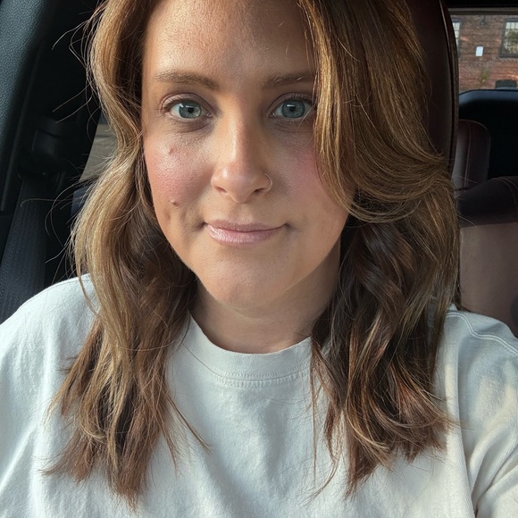 Meet your Posher, Amanda - Picture 1 of 1